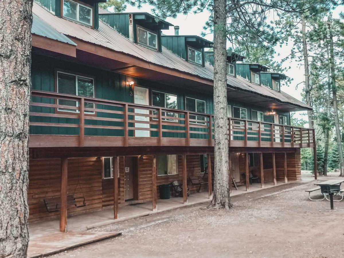 Pinewoods Resort And Rv Park Duck Creek Village Εξωτερικό φωτογραφία