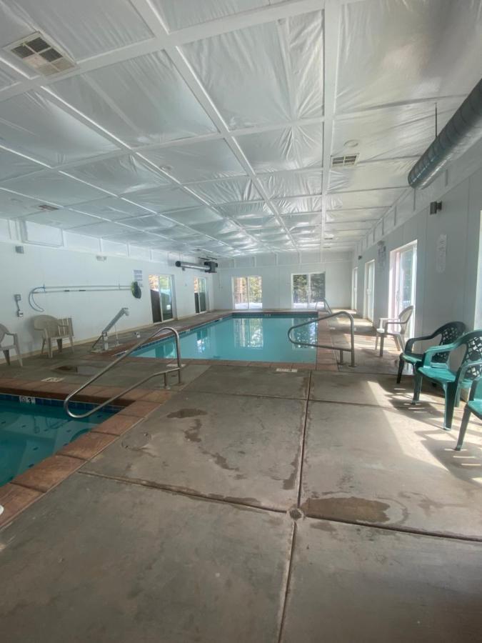 Pinewoods Resort And Rv Park Duck Creek Village Εξωτερικό φωτογραφία